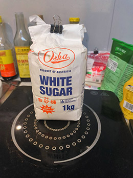 white granulated sugar